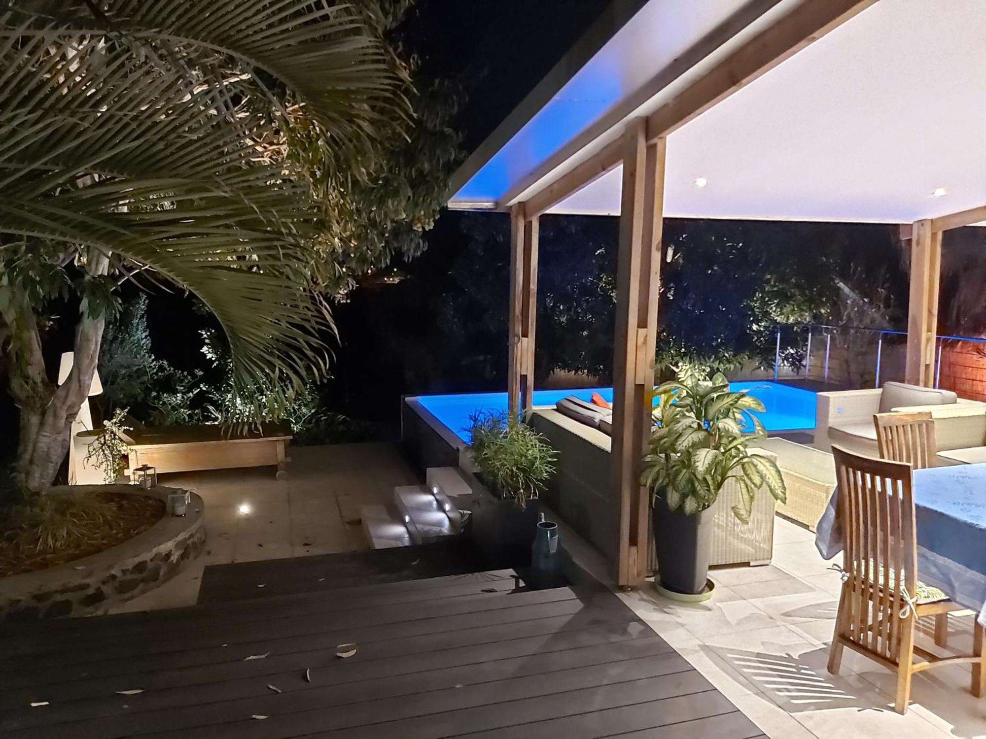 Villa Tropicale - Meuble De Tourisme 4 Etoiles Saint-Gilles-les Bains Kültér fotó